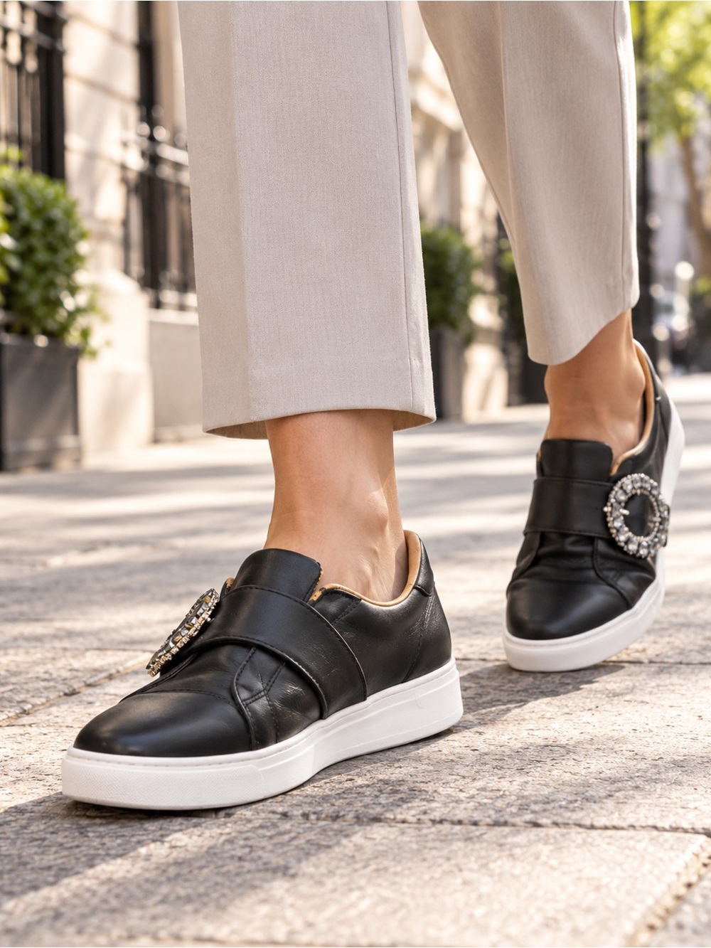 Russell & Bromley Park Gem Black Leather Crystal Buckle Sneakers 41